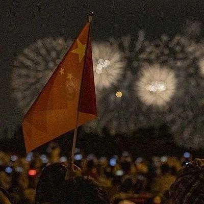 怎样在一个手机当中同时打开一个表格又能打开一个软件？游戏画面